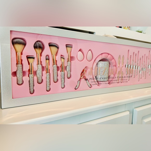 glitz and glam Makeup Glitz And Glam Viral Silver Rhinestones 3